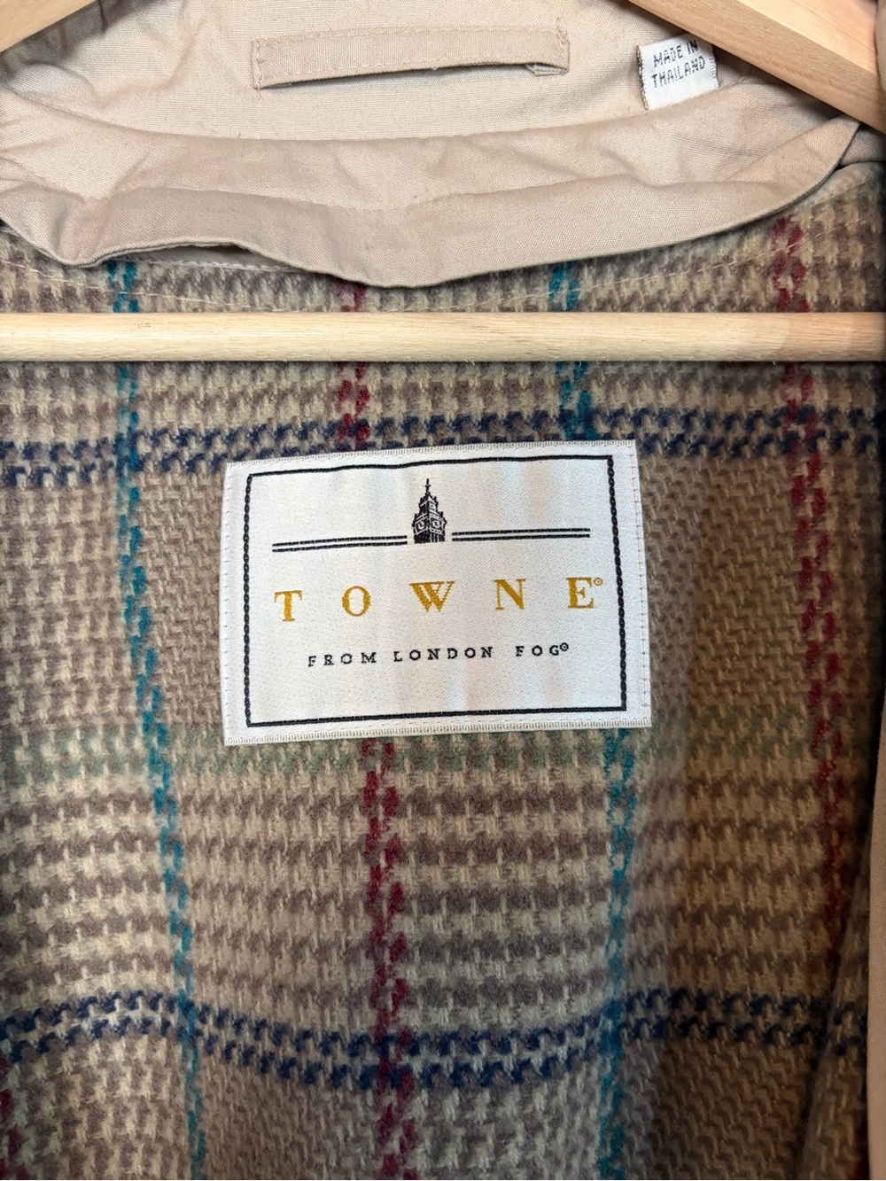 Vintage Trench Coat with Plaid Lining W - Picture 2 of 13